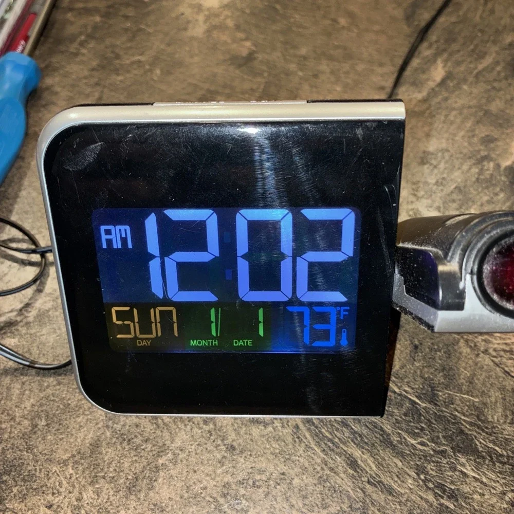La Crosse Technology Projection Alarm Clock W85923v4